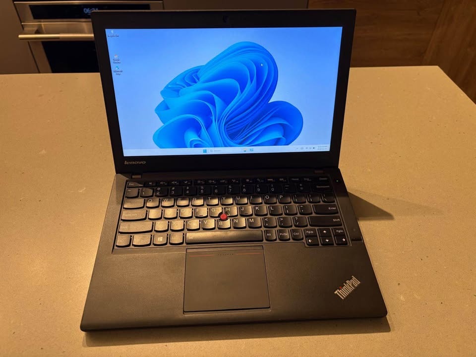 Lenovo ThinkPad X240 i5 | 8GB RAM | SSD - photo 2
