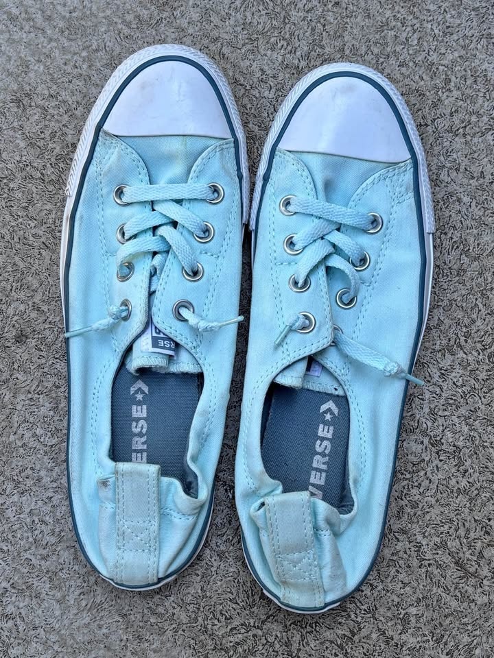 Ladies converse shoes size 10