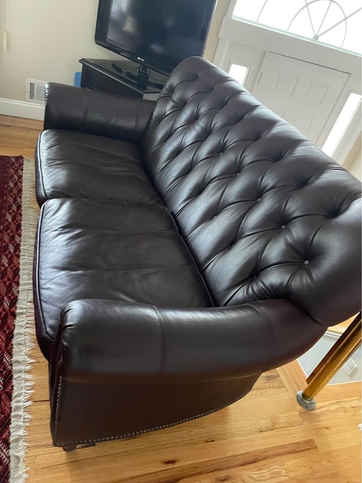 Leather Sofa with nail heads - photo 2