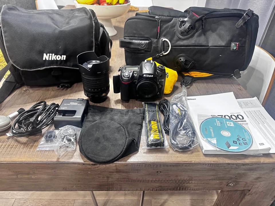 Nikon D7000 DSLR Camera Kit with 18-105mm Lens