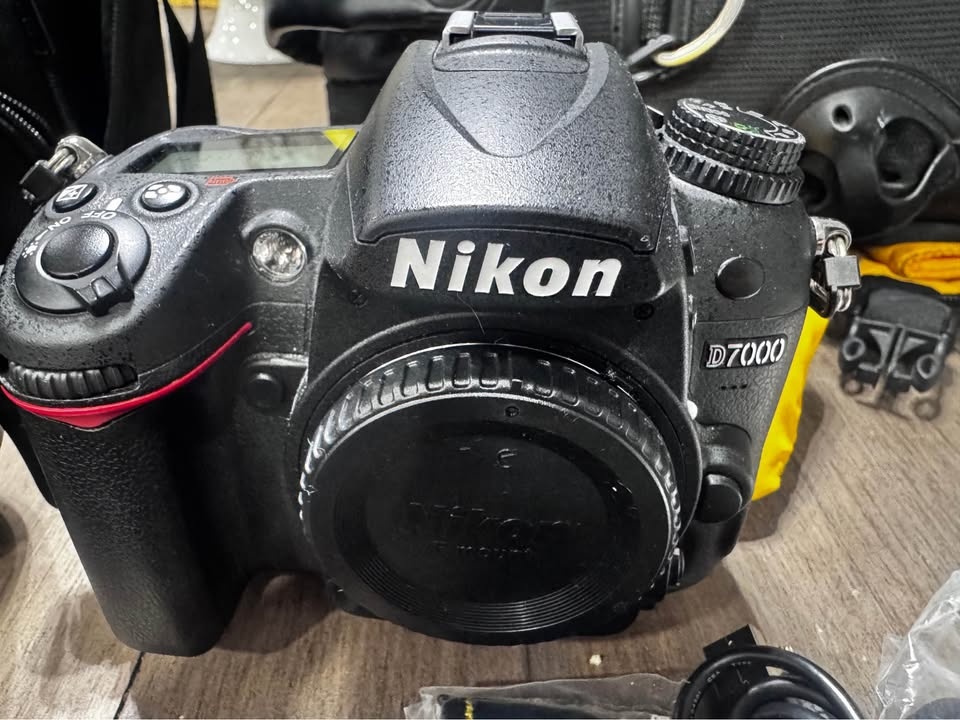Nikon D7000 DSLR Camera Kit with 18-105mm Lens - photo 2