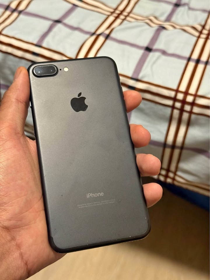 iPhone 7 plus Mint Condition!!