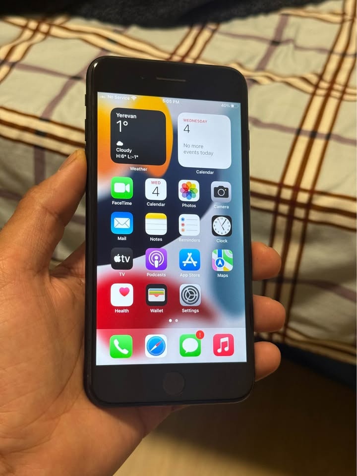 iPhone 7 plus Mint Condition!! - photo 2