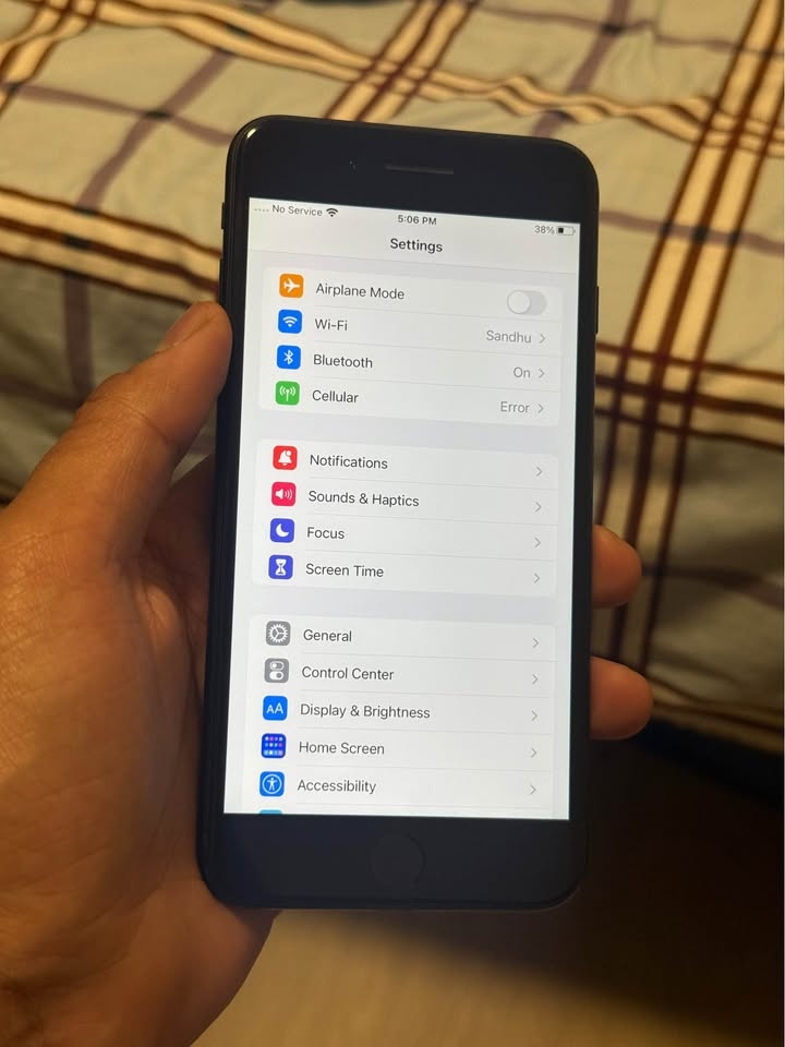 iPhone 7 plus Mint Condition!! - photo 3