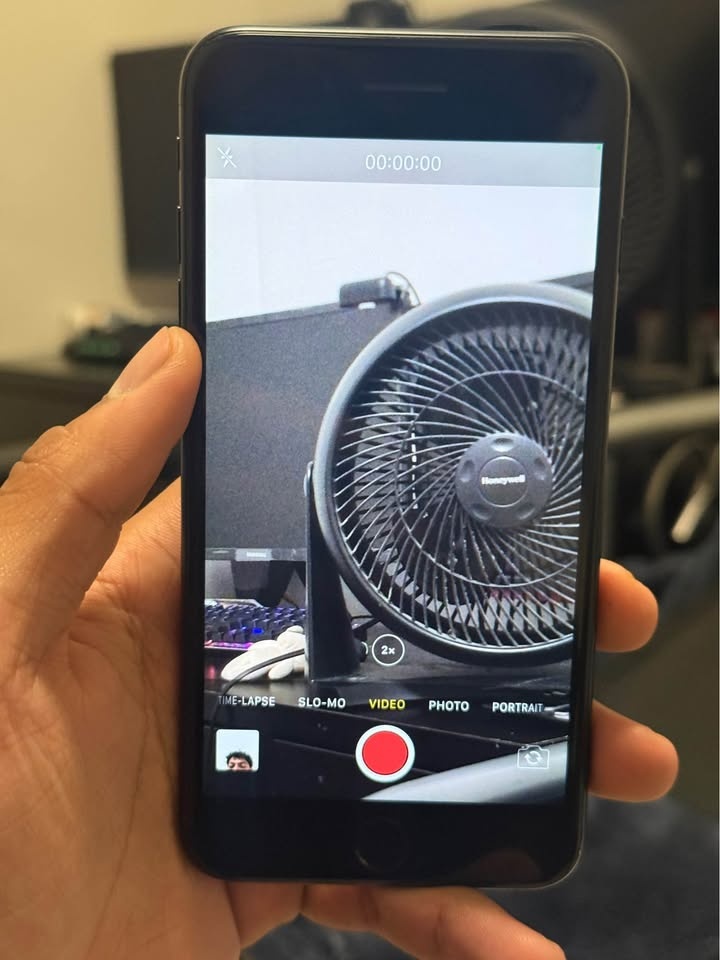 iPhone 7 plus Mint Condition!! - photo 4