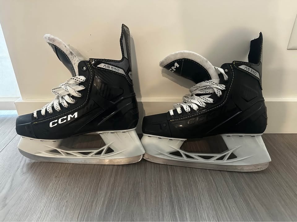 Hockey Skates - Men Size 7