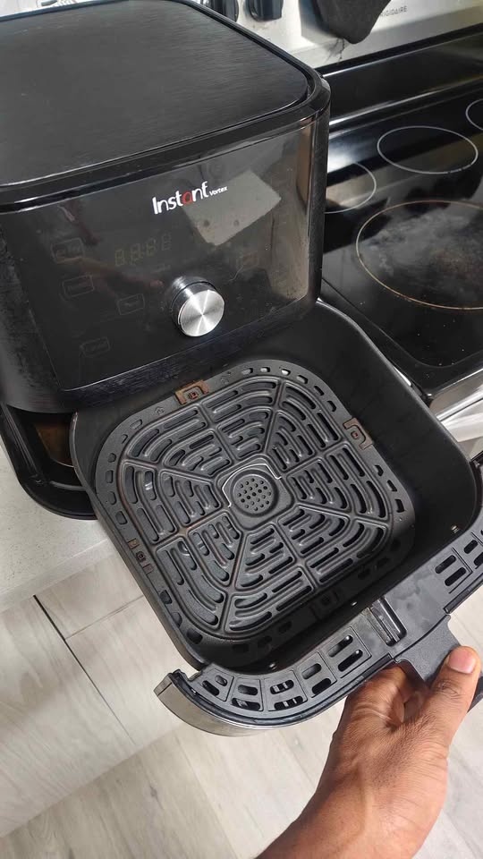 Instant Vortex Air fryer - photo 2