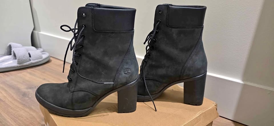 Timberland Heeled Boots (US Size 9)