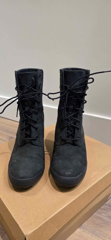 Timberland Heeled Boots (US Size 9) - photo 3