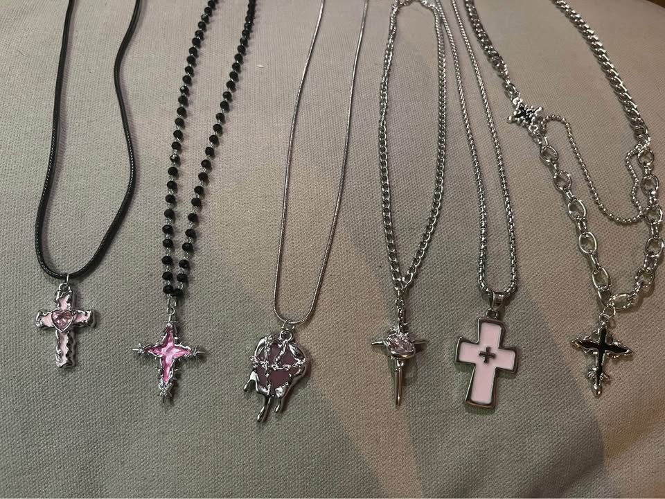 Hot Topic Pink Gothic Necklaces 6pcs. - photo 2