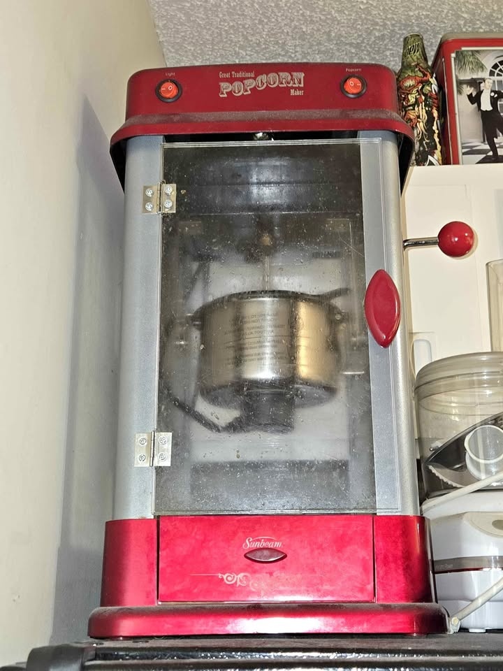 Popcorn Machine - Used a handful of times - Needs a clean