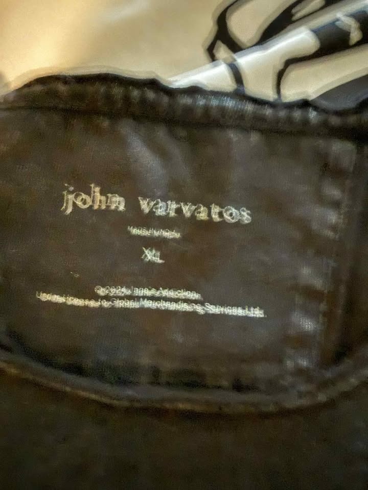 2 Tshirts HBoss & John V, Both $30, Woodbine, L - photo 3