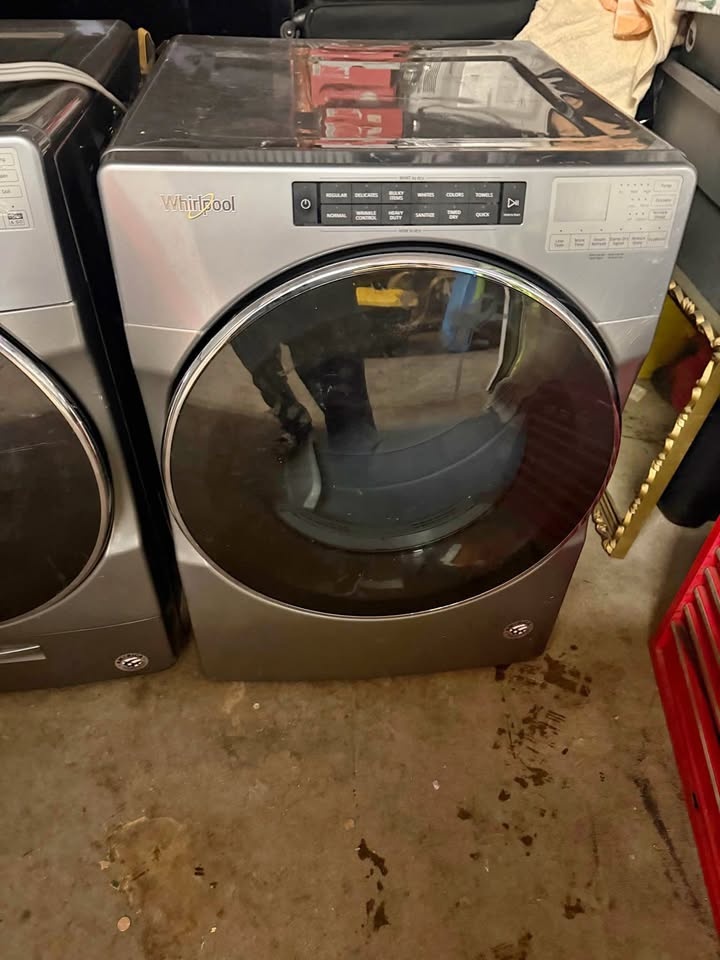 Whirlpool Washer & Dryer Set - WFW8620HC / WED8620HC