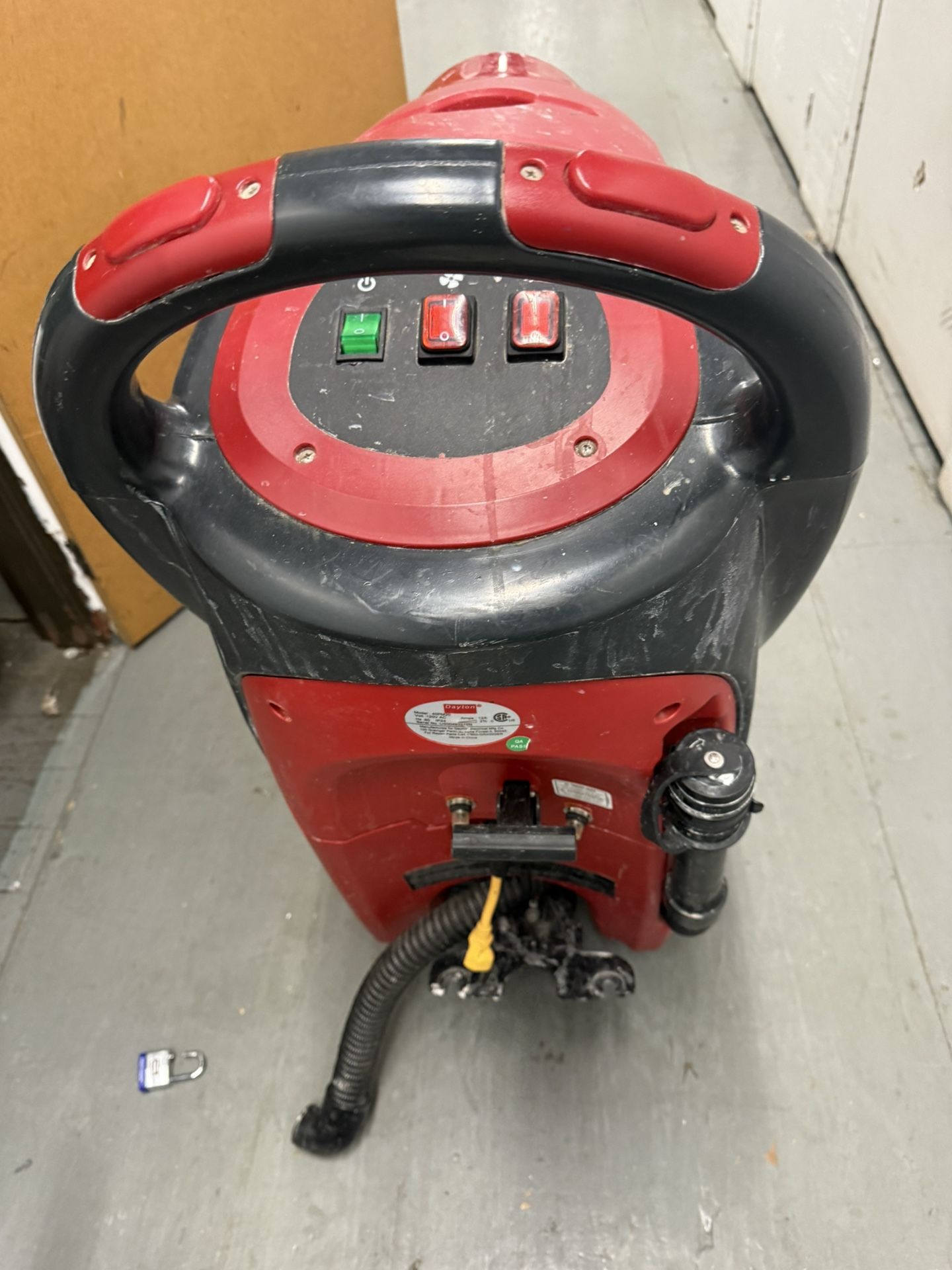 Dayton Floor Scrubber Walk-Behind Disc 17in - photo 5