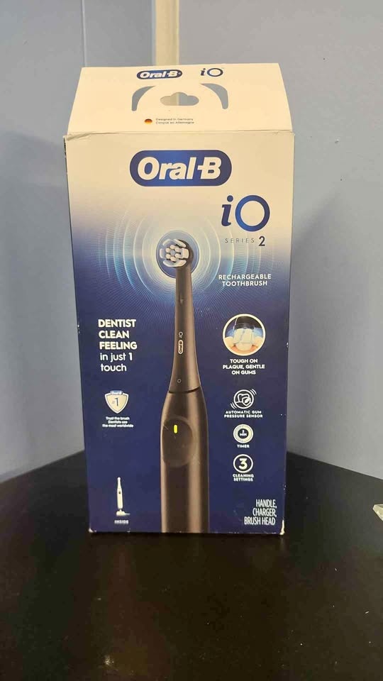 NIB Oral B iO Series 2 Rechargeable Toothbrush