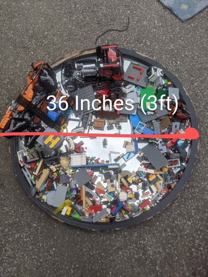 Down to my last 20lbs LEGO + Technic, - photo 3