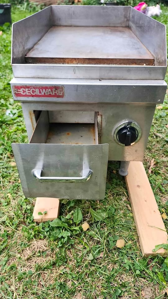 Grindmaster EL1812 Commercial Griddle