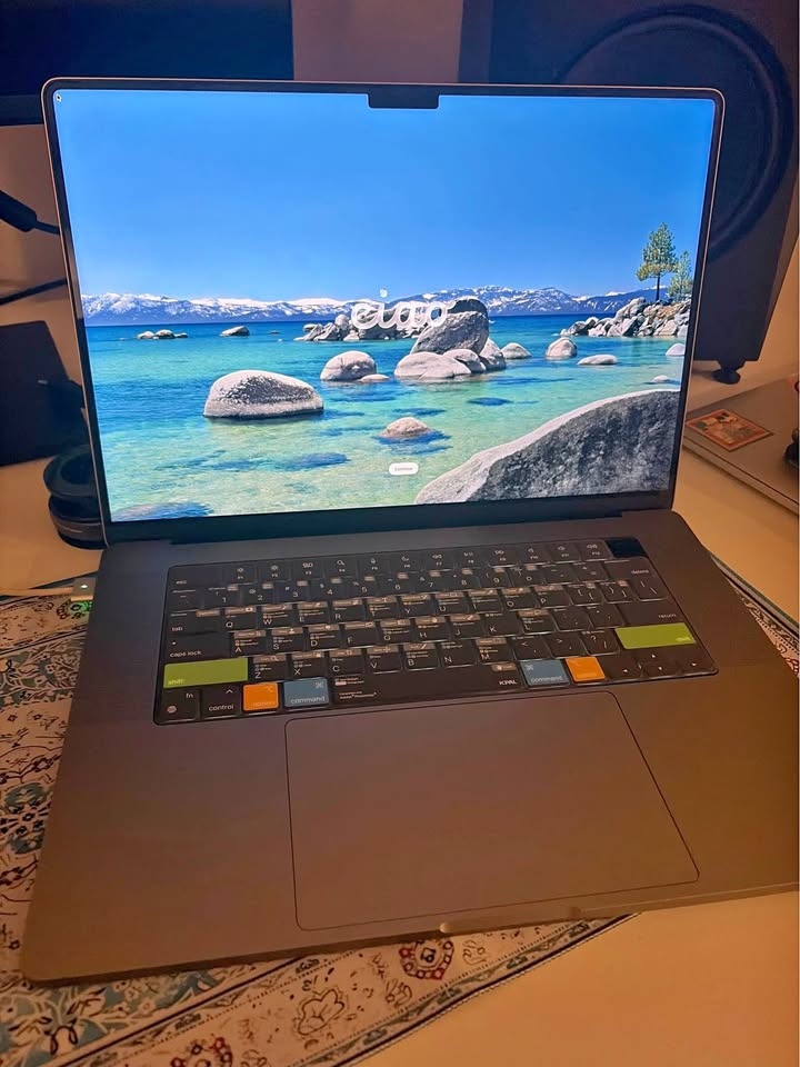 MacBook Pro M1 MAX - 64GB RAM - 2TB SSD