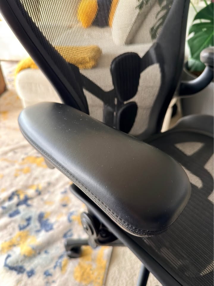 Herman Miller Aeron Size B – Fully Loaded - photo 3