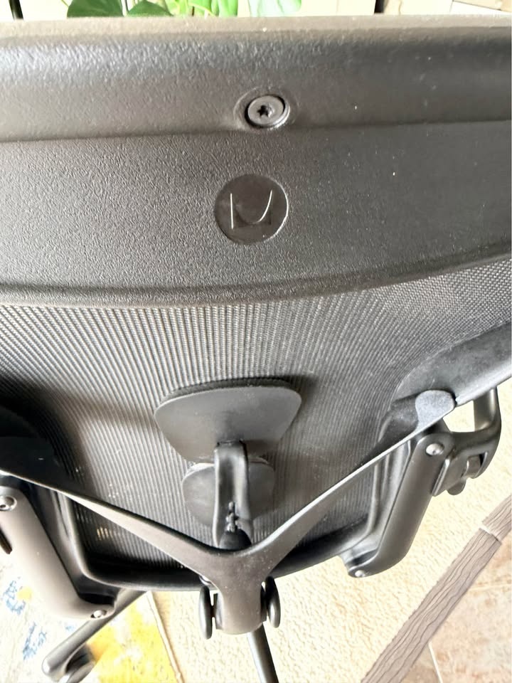 Herman Miller Aeron Size B – Fully Loaded - photo 4