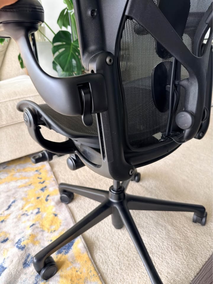 Herman Miller Aeron Size B – Fully Loaded - photo 5
