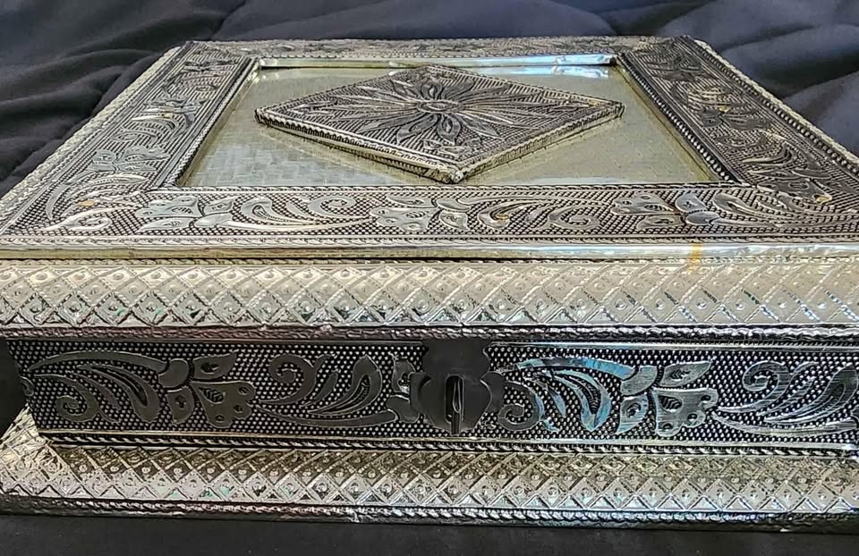 Handcrafted Box - photo 3