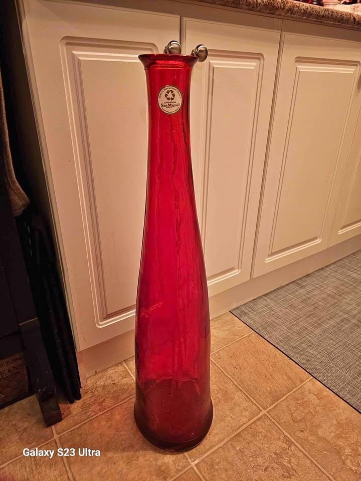 Red vase 31"