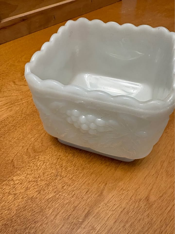 Vintage Anchor Hocking Milk Glass Planter/Candy Dish - photo 5