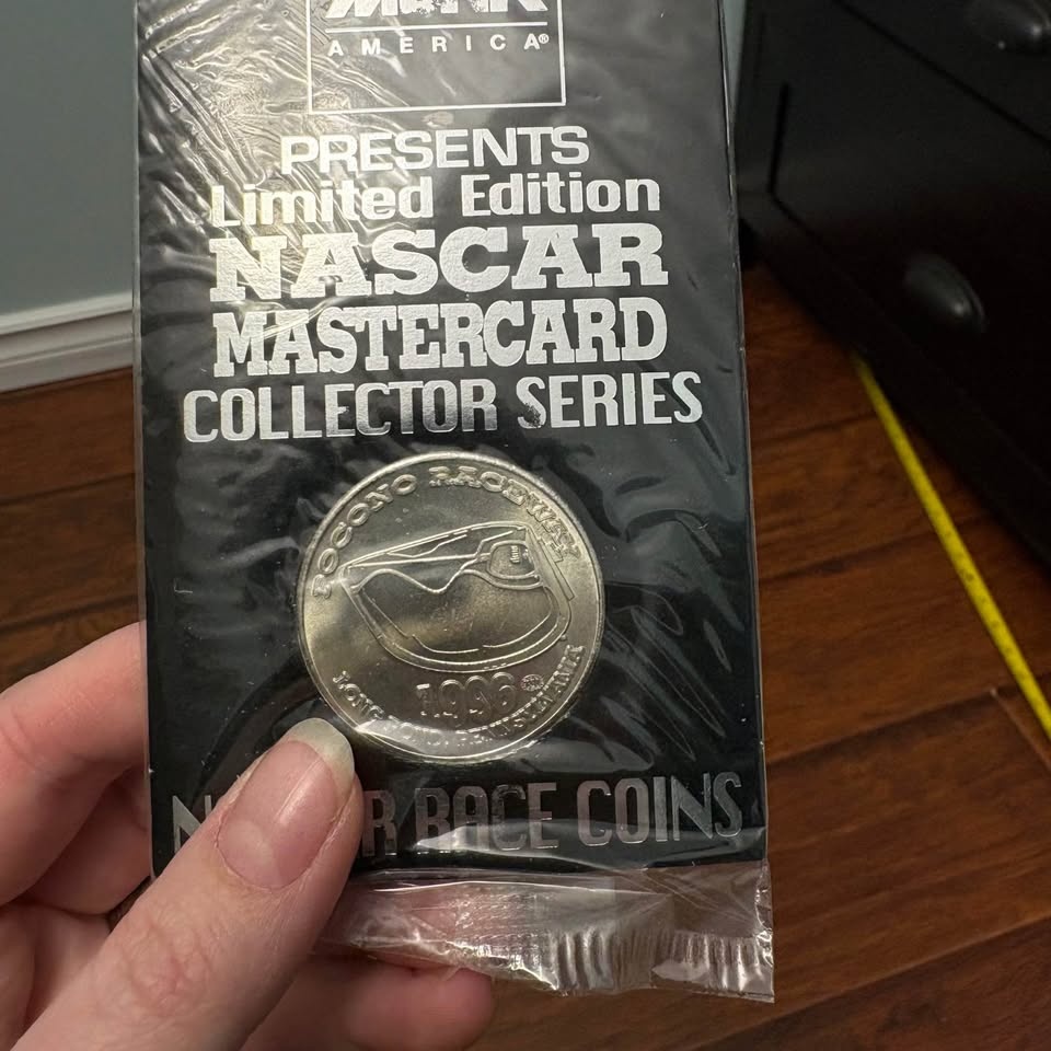 1996 NASCAR Pace Coin - MBNA America Mastercard Collector Series - photo 2