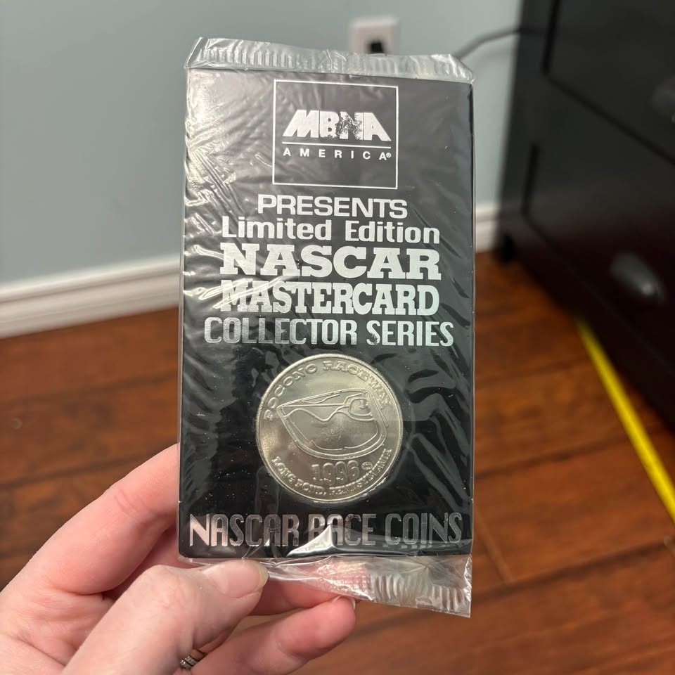 1996 NASCAR Pace Coin - MBNA America Mastercard Collector Series - photo 3