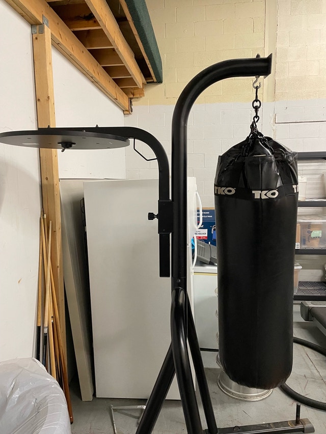 Everlast Punching Bag Stand Only - photo 2
