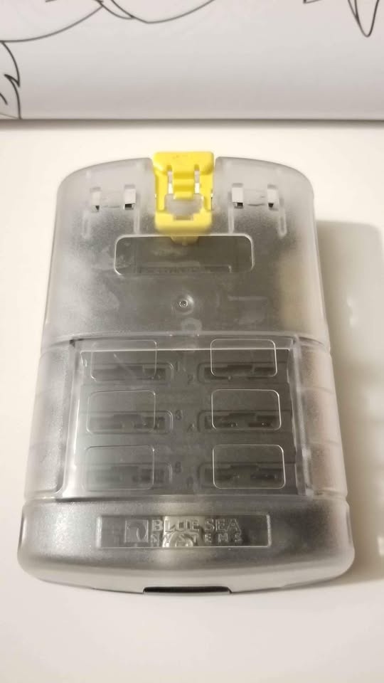 Six Circuit Fuse Block - photo 2