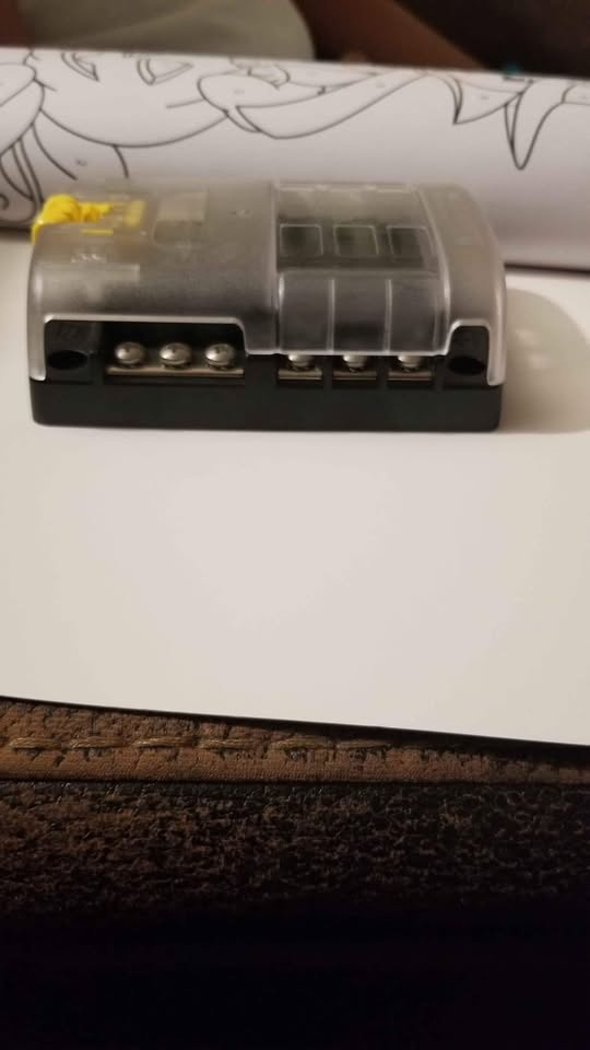 Six Circuit Fuse Block - photo 3