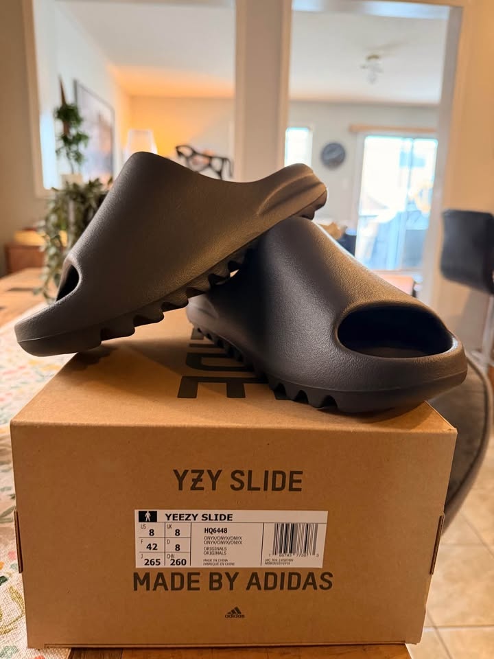 Authentic Yeezy Collection - Size 8 (Foam M7) - photo 3