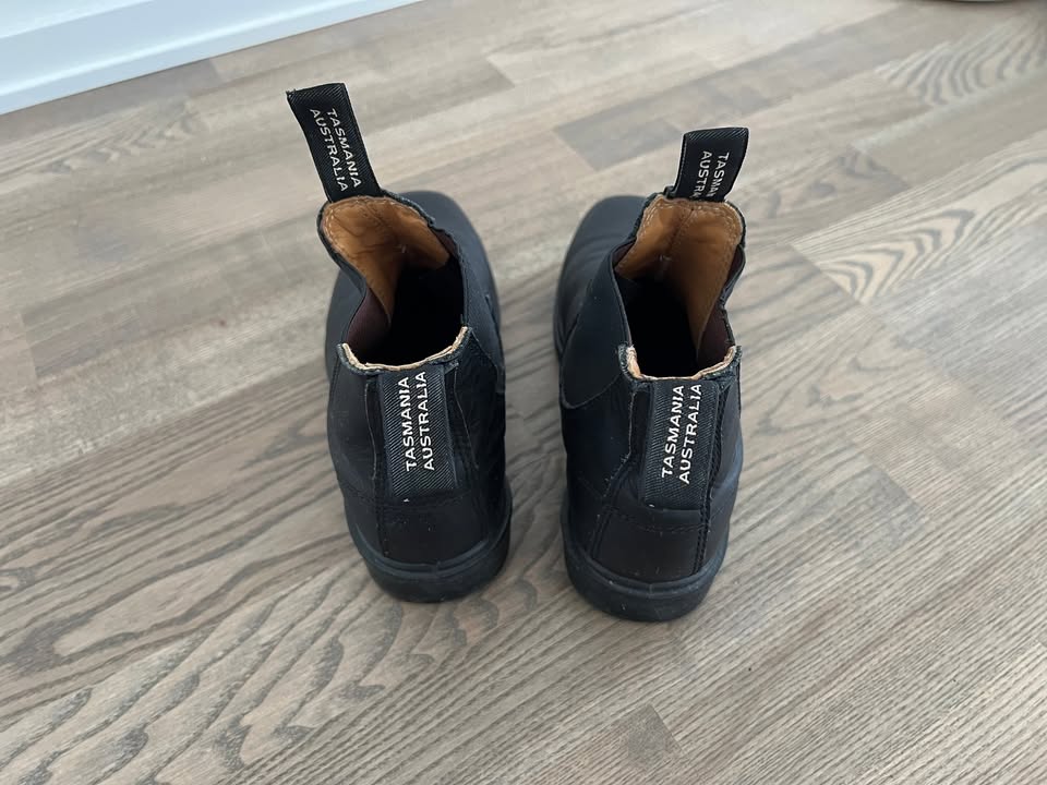 Size 8.5 (US) Blundstone 510 Chelsea Boots - Black - photo 2
