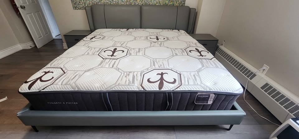 King Size Stearns & Foster Mattress - photo 3