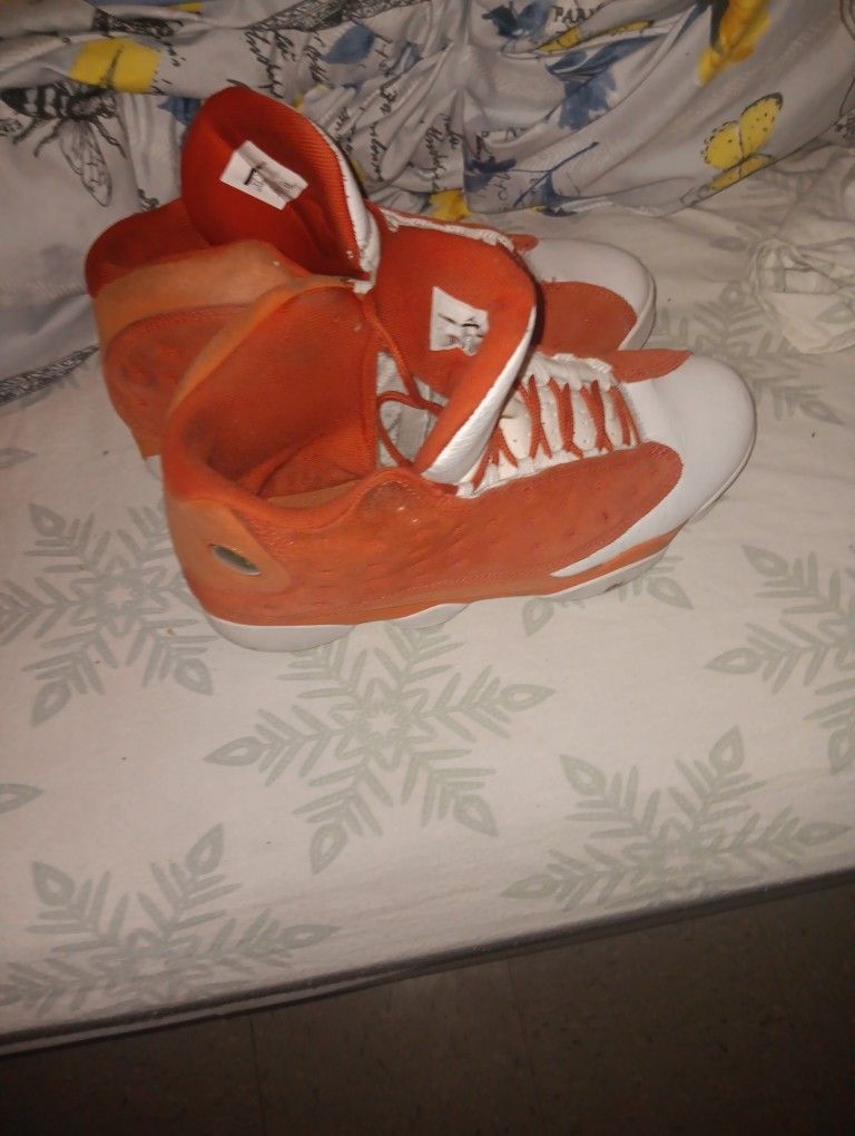 Jordan's White And Orange Size 11 - photo 2