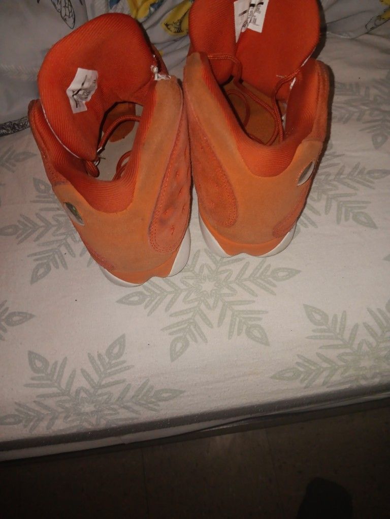 Jordan's White And Orange Size 11 - photo 3