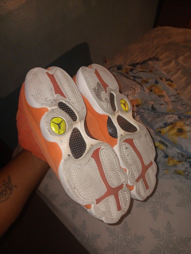 Jordan's White And Orange Size 11 - photo 5