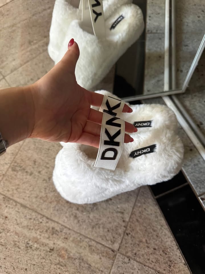 DNKY Fluffy Platform Shoes Size 6 - photo 3