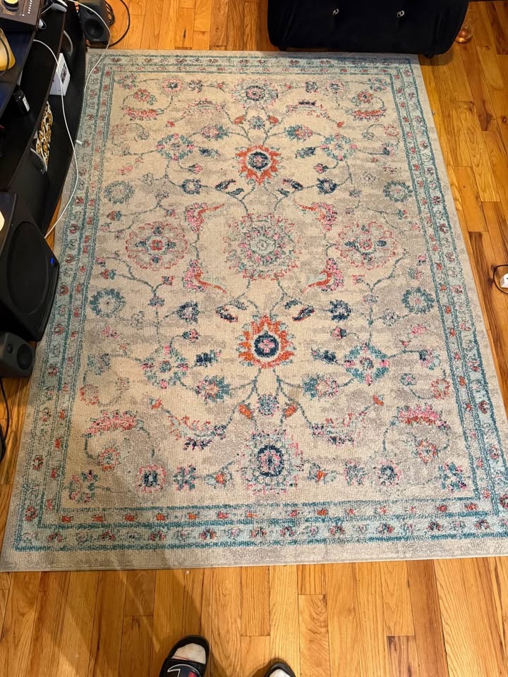 Area Rug 5x7 - photo 3