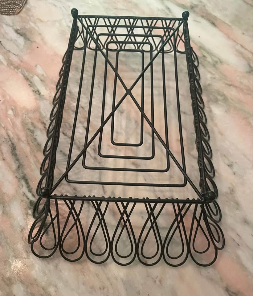 SET OF 2 FARMHOUSE STYLE BLACK METAL WIRE SCALLOPED BREAD BASKET - photo 2