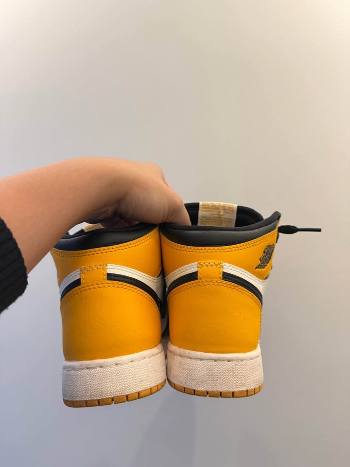 Jordan 1 Retro High OG GS - photo 3