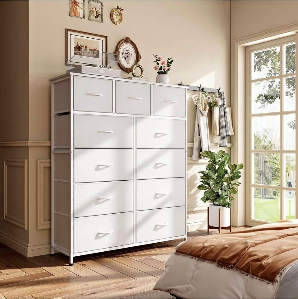 Metal 11 Drawer Dresser
