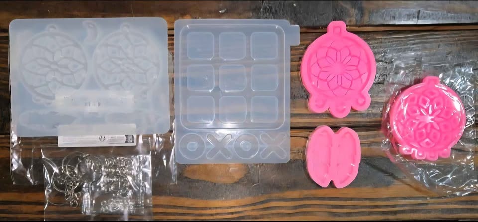 New Resin Lot - DIY Resin Tray Kit & Molds - photo 3