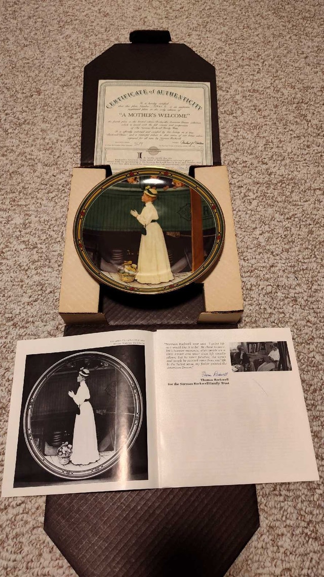 Knowles Norman Rockwell Plate - A Mother's Welcome - photo 3