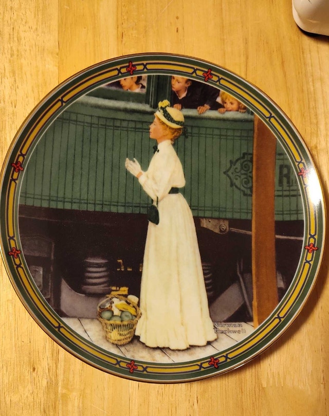Knowles Norman Rockwell Plate - A Mother's Welcome - photo 4