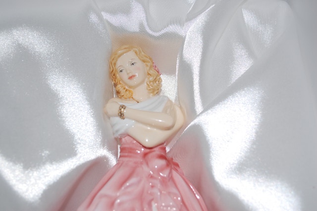 Royal Doulton Pretty Ladies - Bethany - photo 4