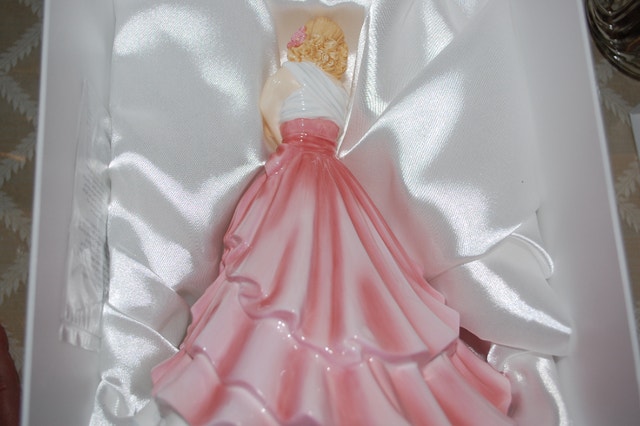 Royal Doulton Pretty Ladies - Bethany - photo 5