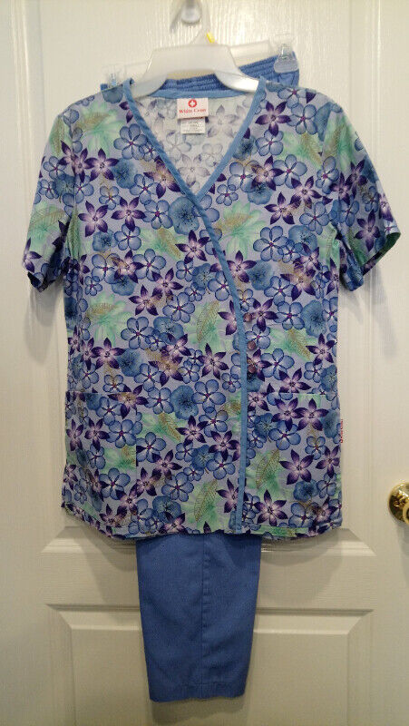 Scrub Nurse Uniforms & Lab Coats - Size 6-8 - photo 2